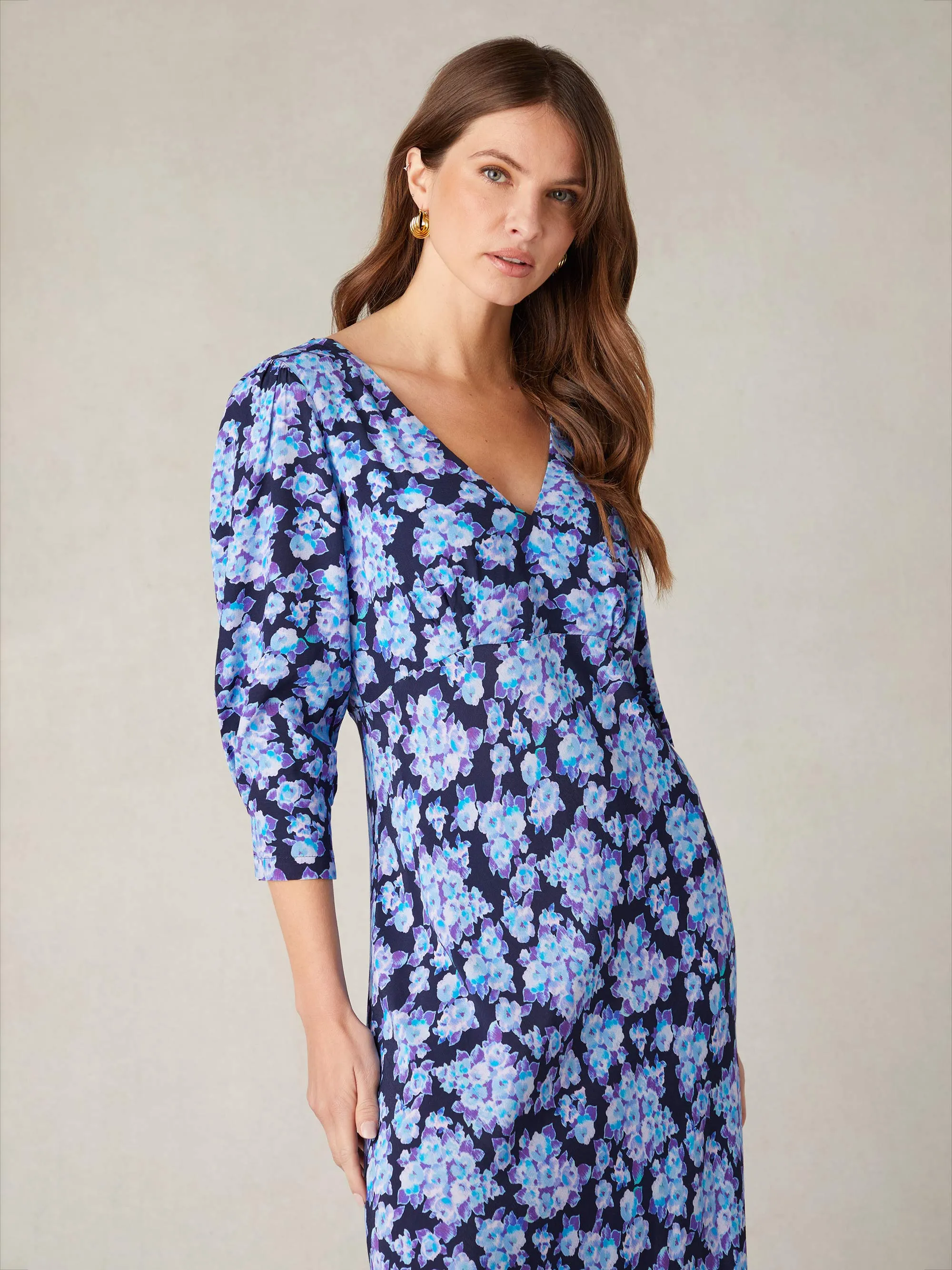 Blue Blurred Floral Print V-Neck Midi Dress