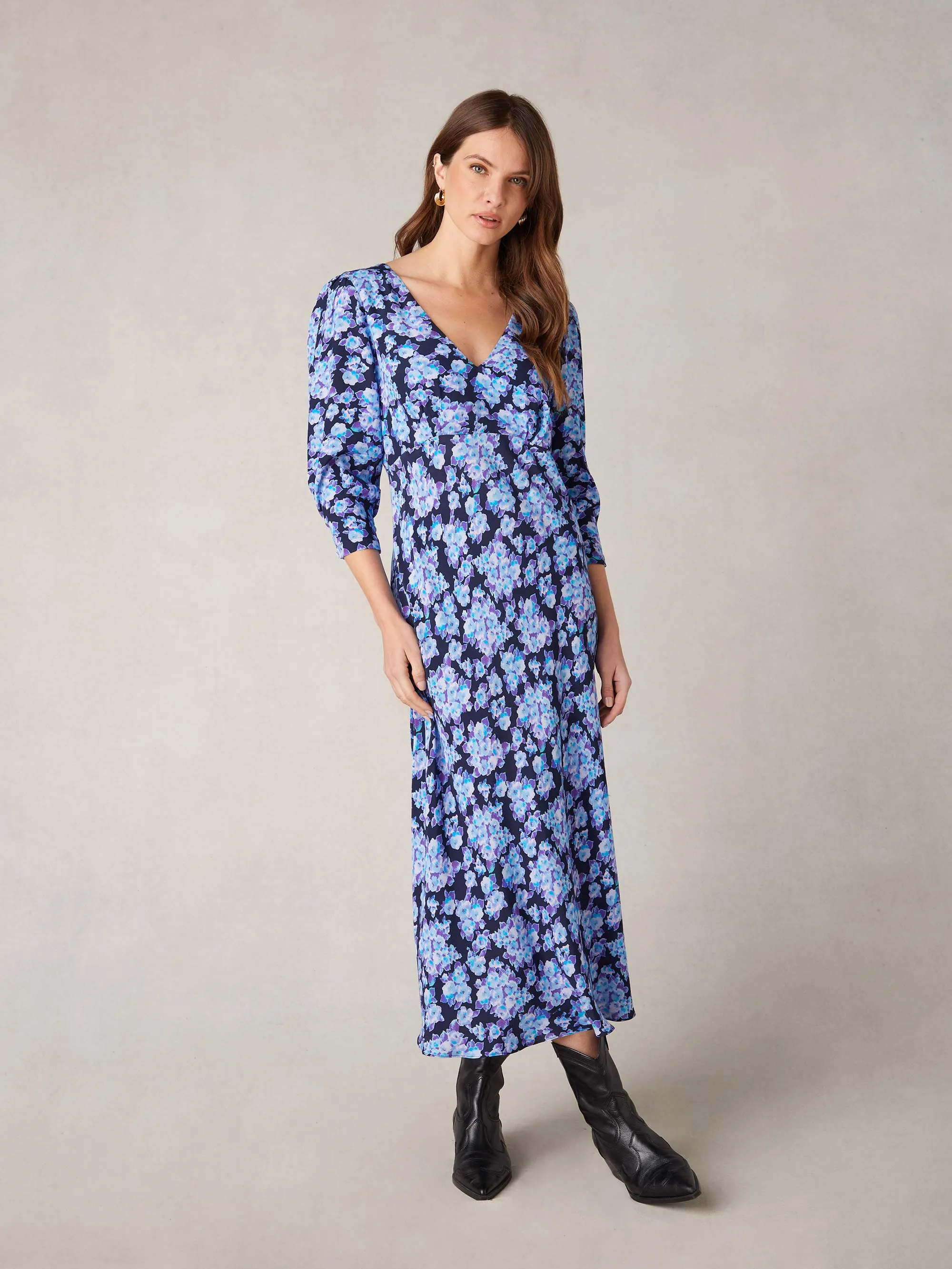 Blue Blurred Floral Print V-Neck Midi Dress