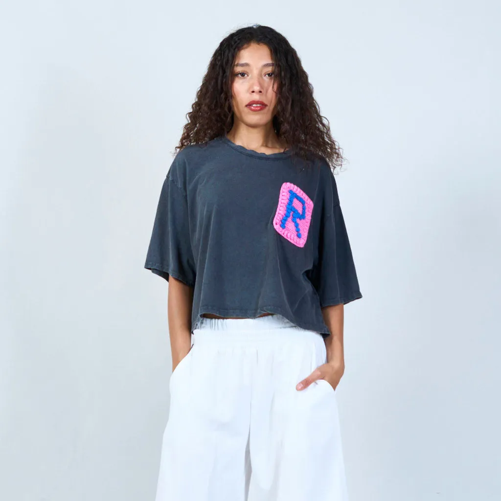 Casual t-shirt with crochet letter  "R" patch pocket wholesale