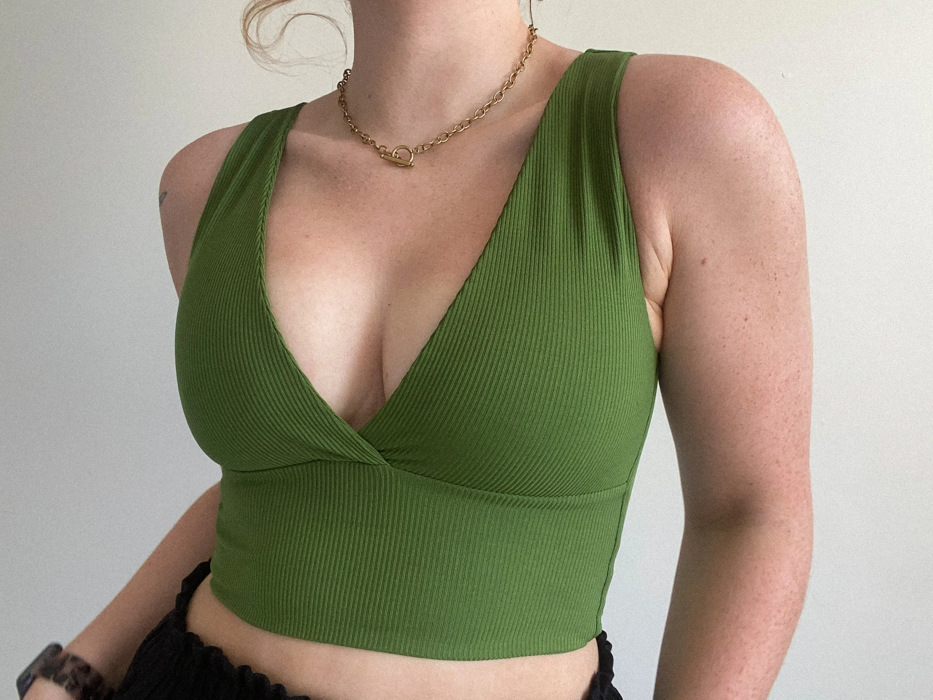 High Neck/V Neck Crop