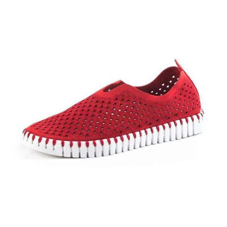 Ilse Jacobsen Women's Tulip 139 Deep Red Perforated