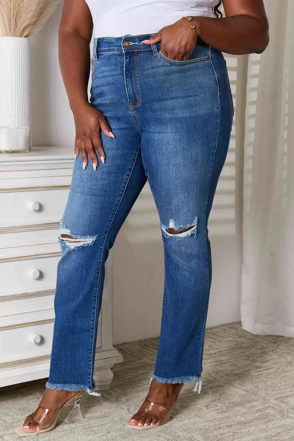 Judy Blue ,High Waist Knee Destroy & Fray Hem Straight Jeans