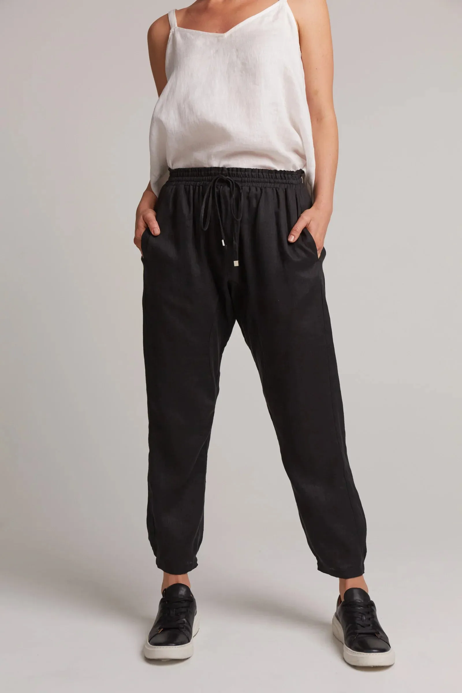 Studio Relaxed Linen Pant | Ebony